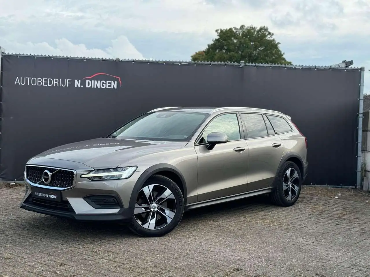 Photo 1 : Volvo V60 2021 Diesel