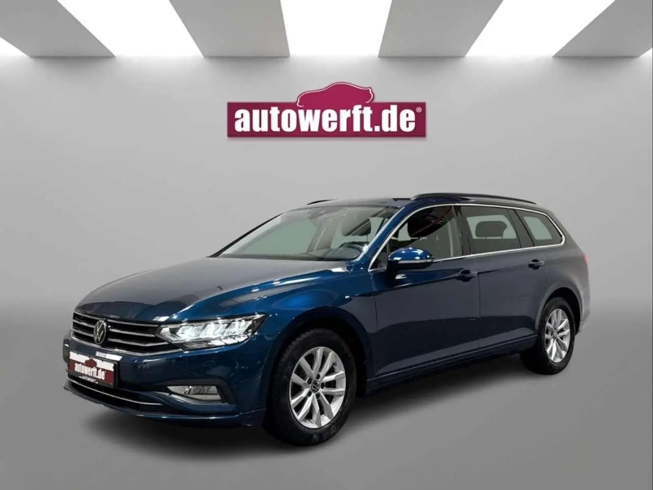 Photo 1 : Volkswagen Passat 2023 Petrol