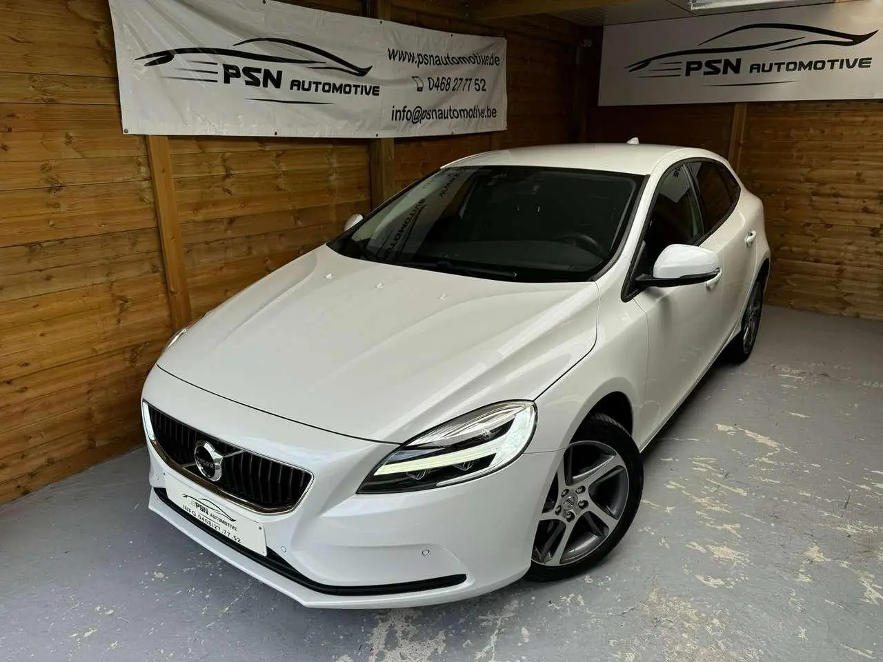 Photo 1 : Volvo V40 2017 Petrol