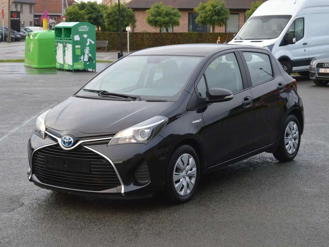 Photo 1 : Toyota Yaris 2014 Hybrid