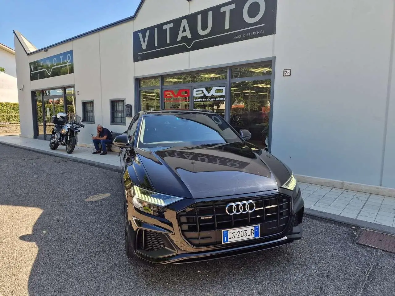 Photo 1 : Audi Q8 2023 Hybride