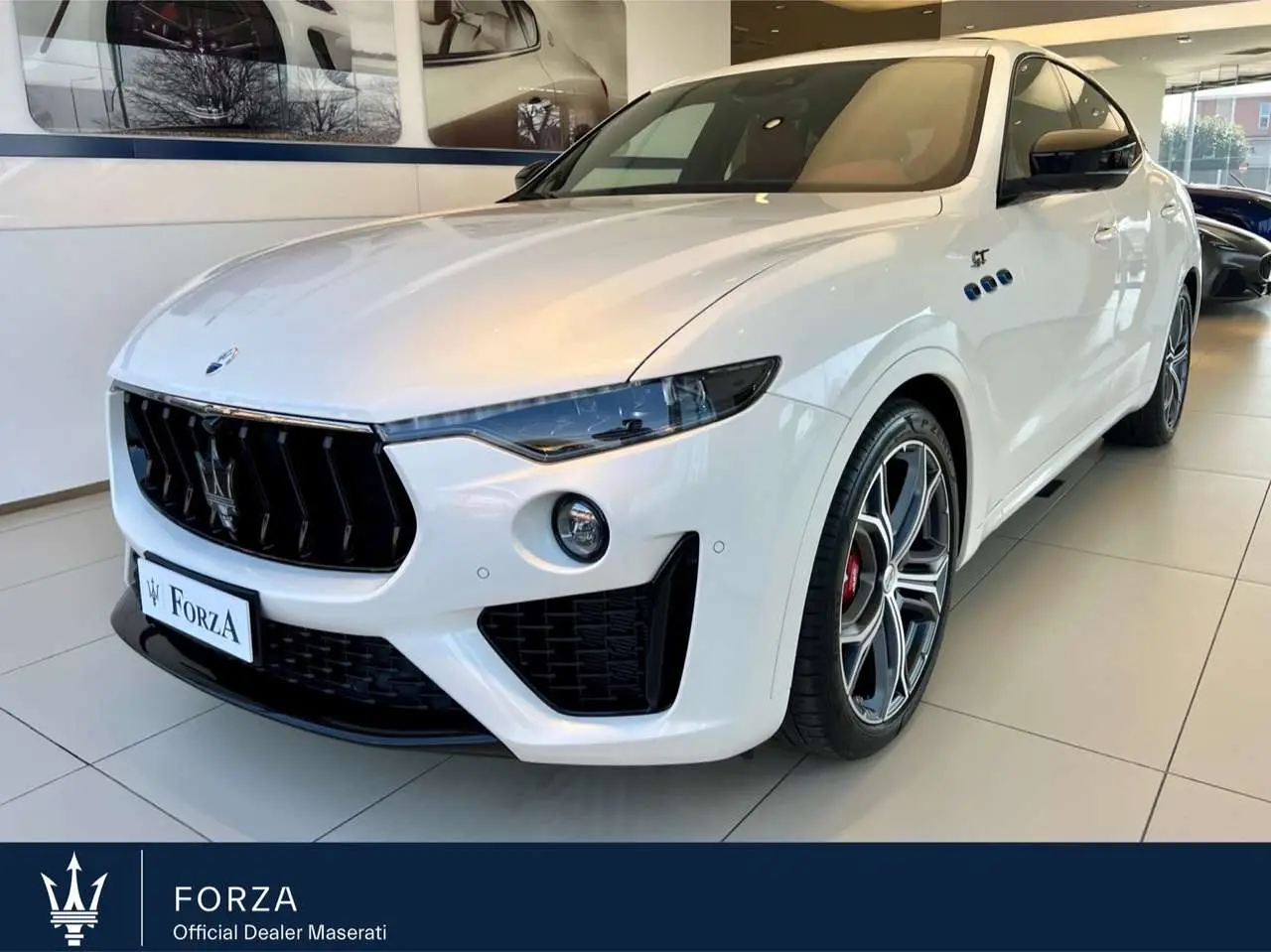 Photo 1 : Maserati Levante 2024 Hybrid