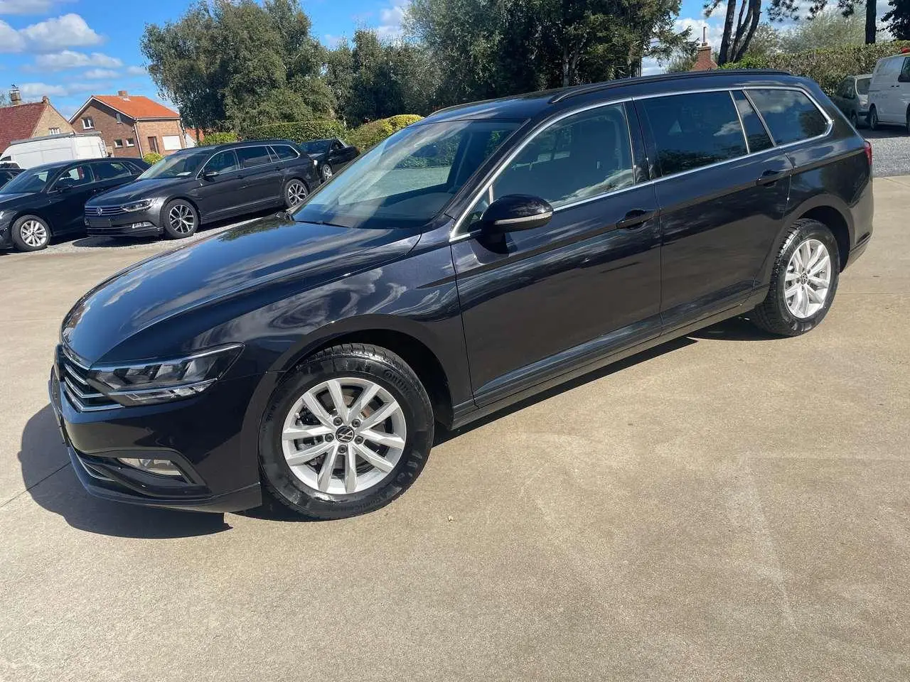 Photo 1 : Volkswagen Passat 2023 Petrol