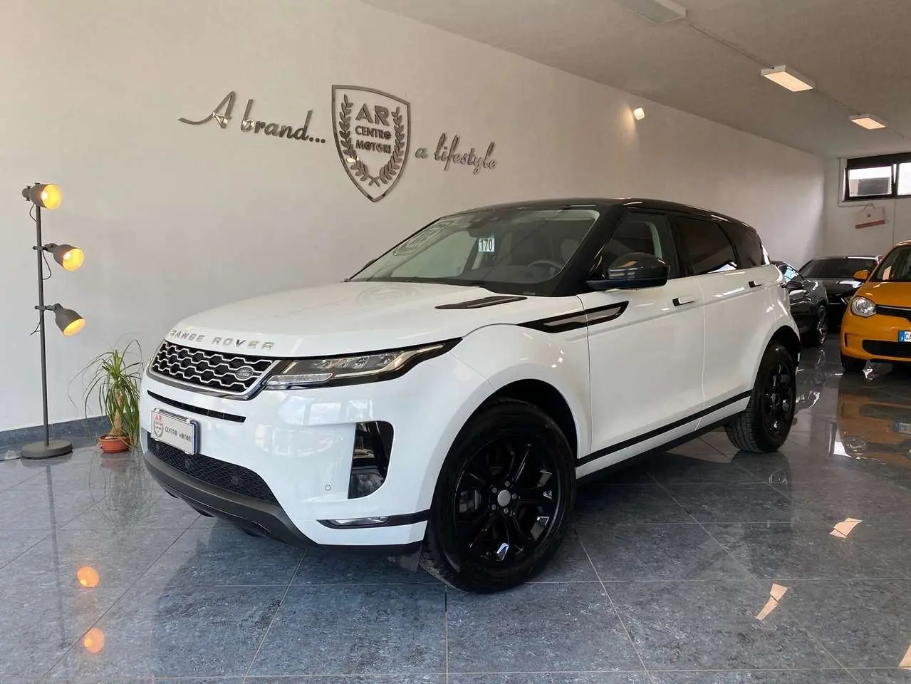 Photo 1 : Land Rover Range Rover Evoque 2019 Hybride