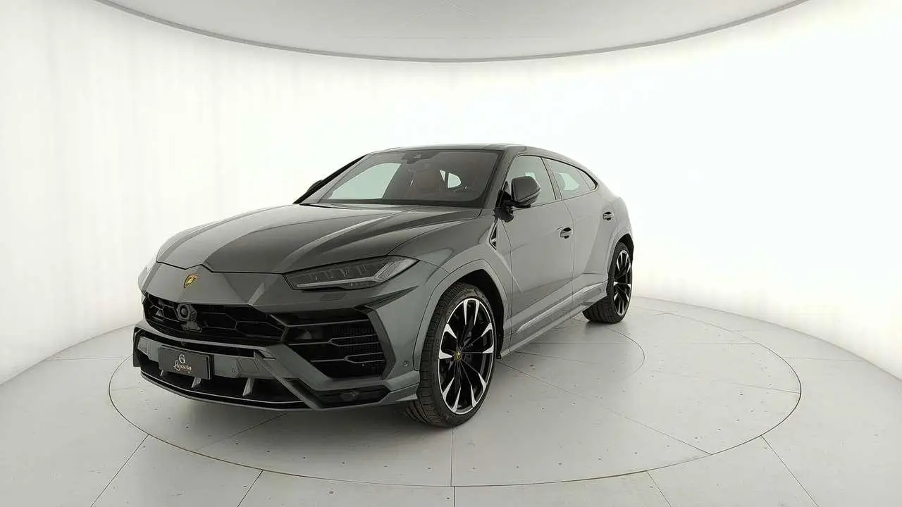 Photo 1 : Lamborghini Urus 2019 Petrol