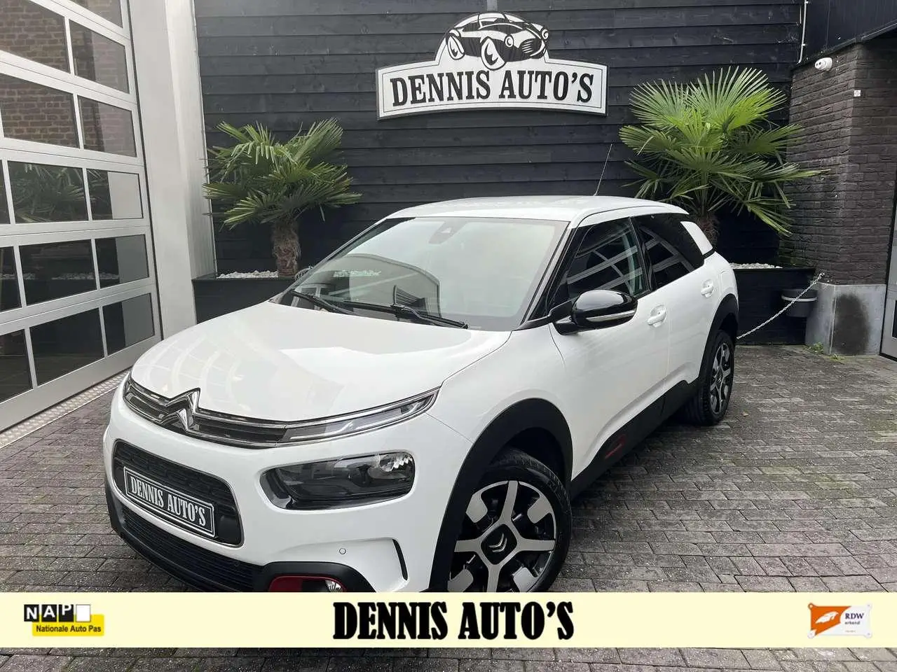 Photo 1 : Citroen C4 2019 Petrol