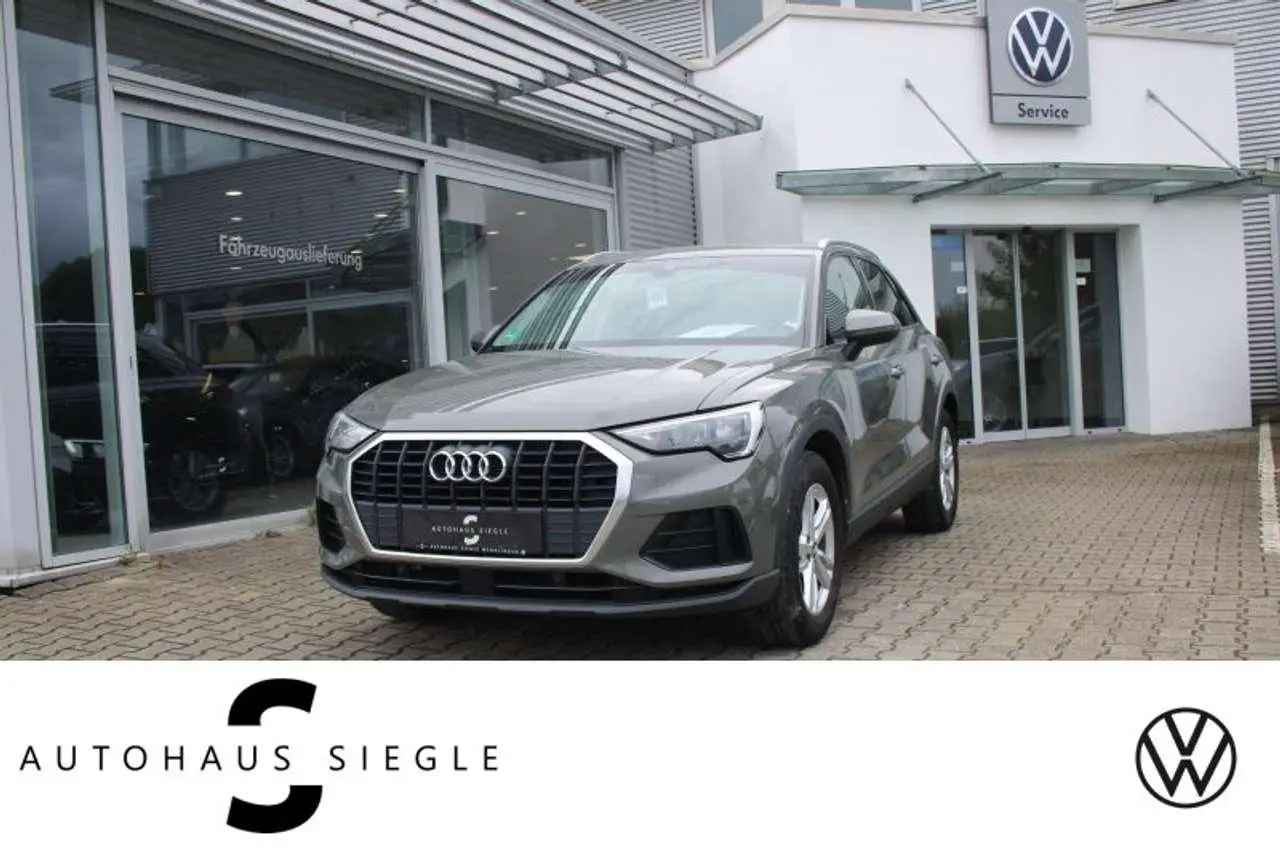 Photo 1 : Audi Q3 2019 Petrol