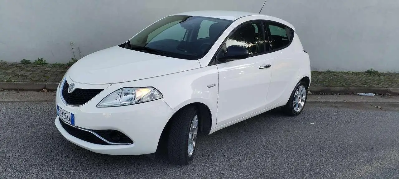 Photo 1 : Lancia Ypsilon 2016 LPG