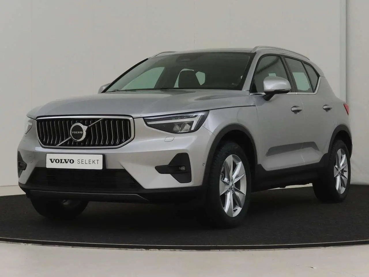 Photo 1 : Volvo Xc40 2023 Hybride