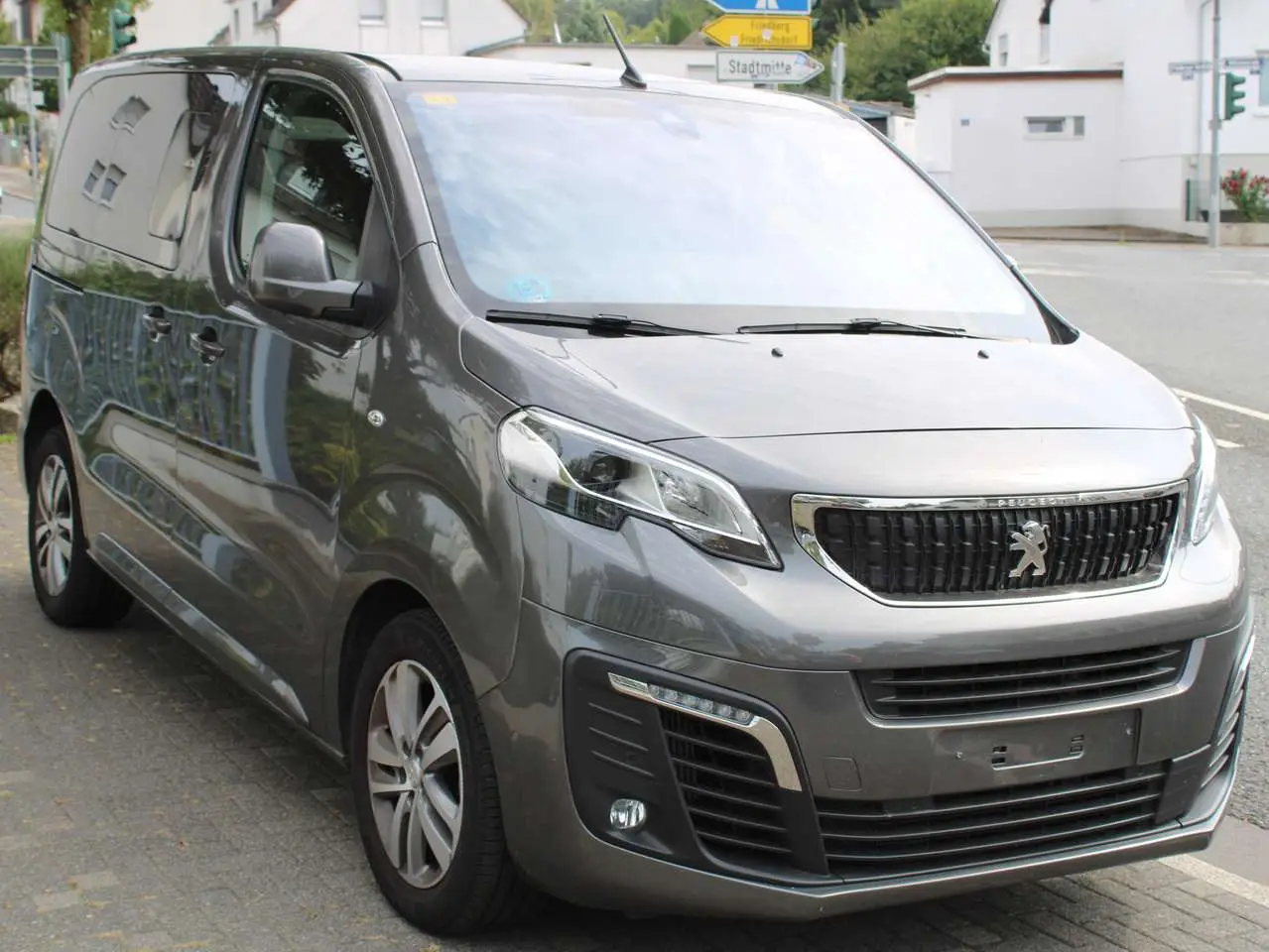 Photo 1 : Peugeot Traveller 2019 Diesel