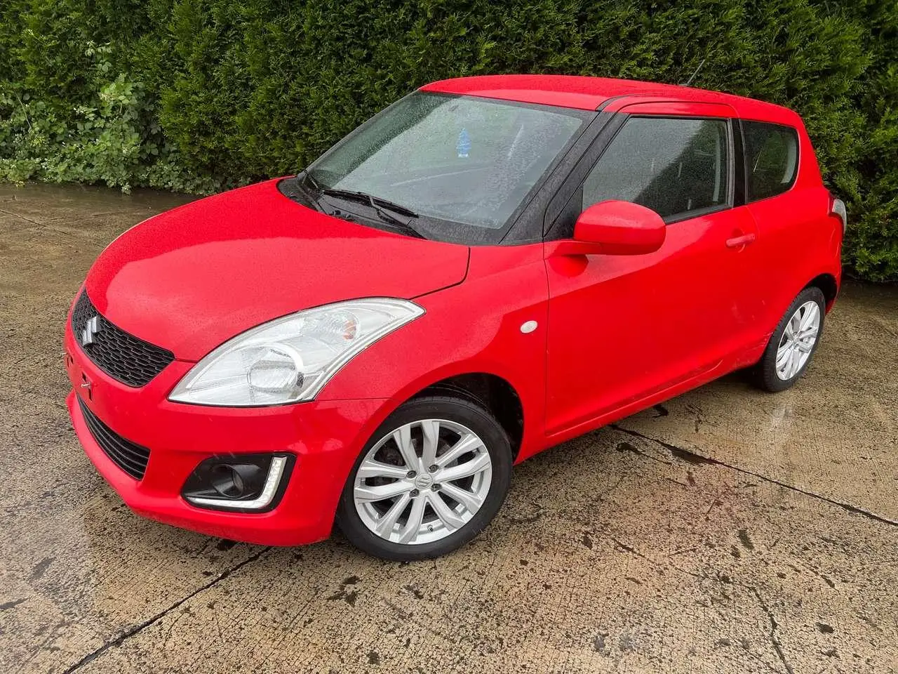 Photo 1 : Suzuki Swift 2017 Petrol