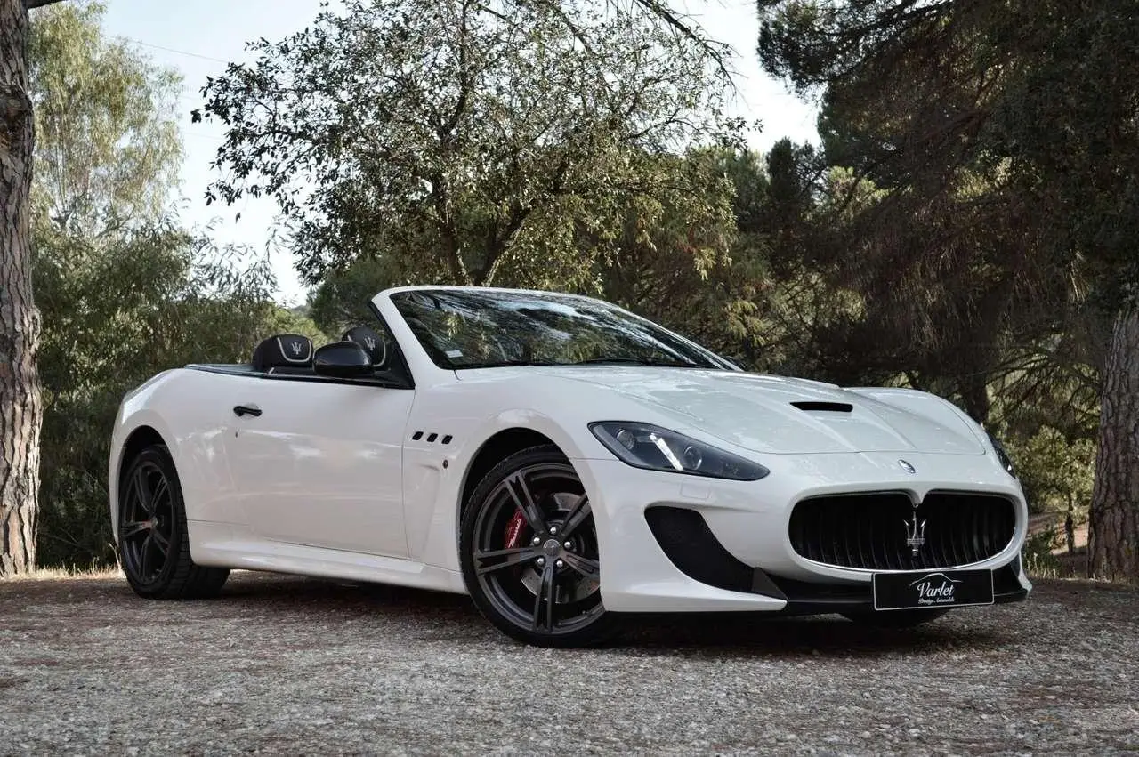 Photo 1 : Maserati Grancabrio 2015 Essence