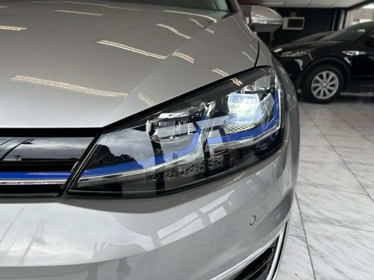 Photo 1 : Volkswagen Golf 2020 Électrique