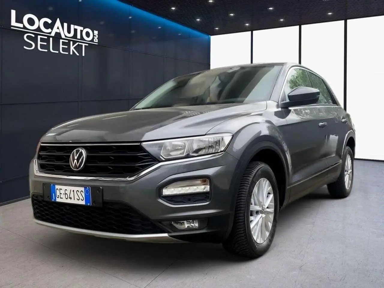 Photo 1 : Volkswagen T-roc 2021 Petrol