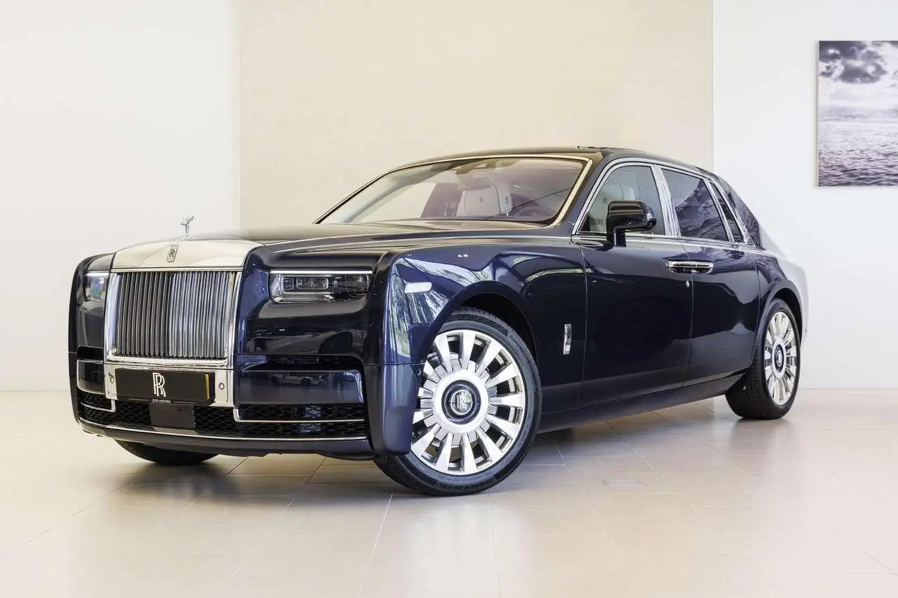 Photo 1 : Rolls-royce Phantom 2023 Petrol