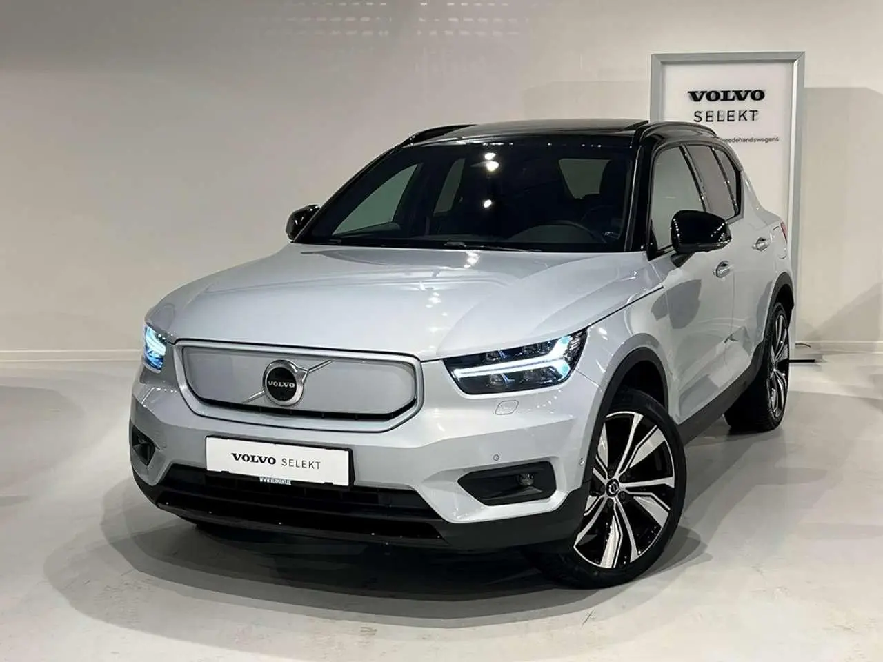 Photo 1 : Volvo Xc40 2022 Electric