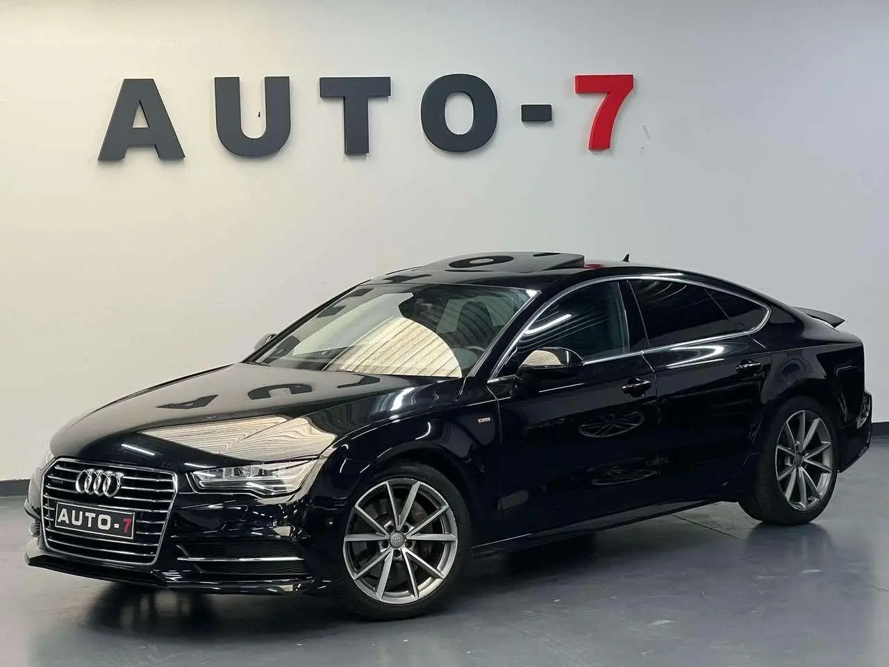 Photo 1 : Audi A7 2015 Petrol