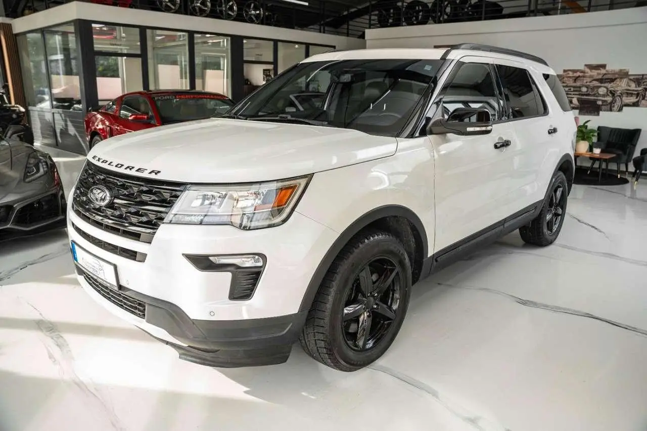 Photo 1 : Ford Explorer 2016 GPL