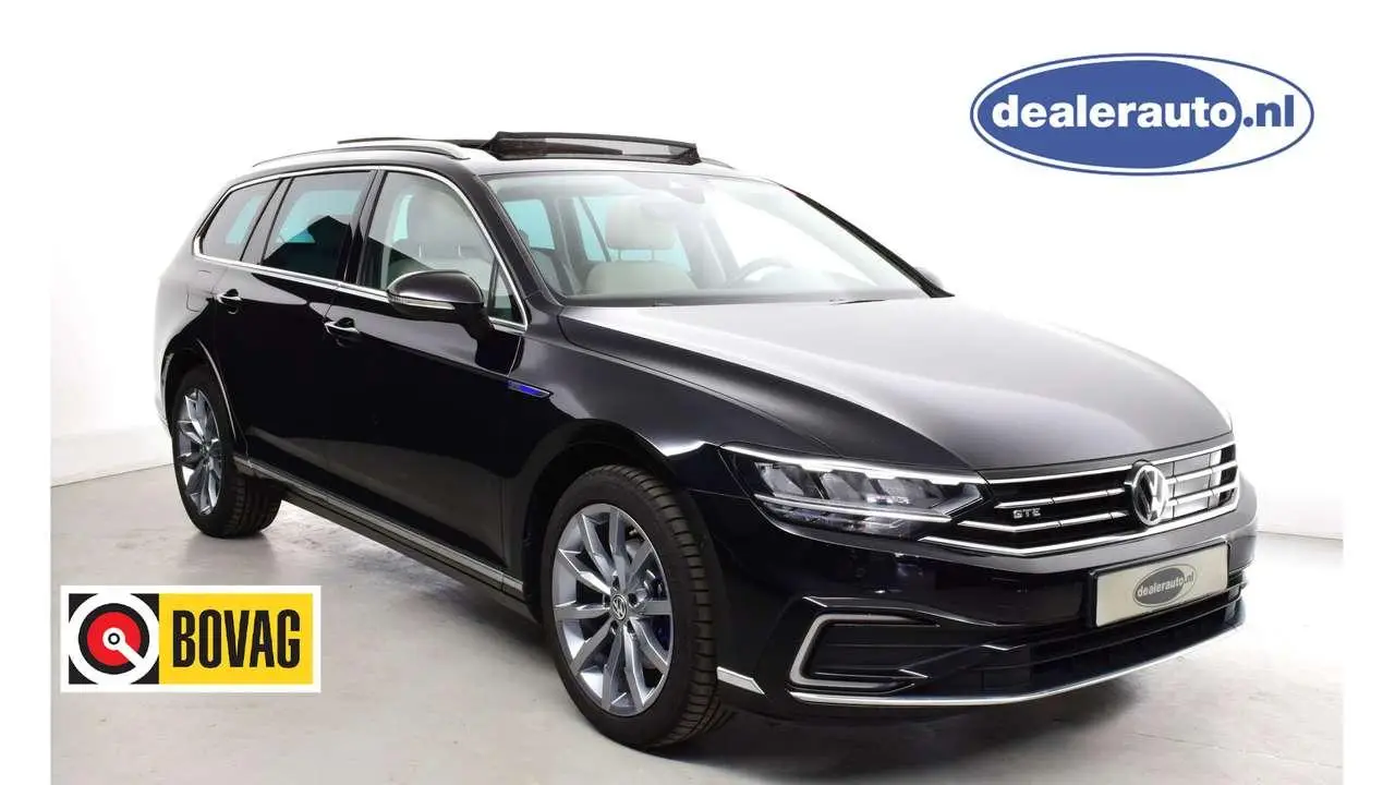 Photo 1 : Volkswagen Passat 2020 Hybride