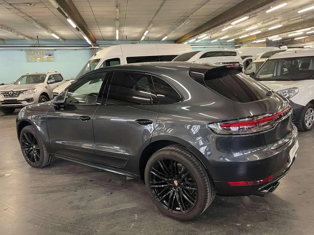 Photo 1 : Porsche Macan 2019 Essence