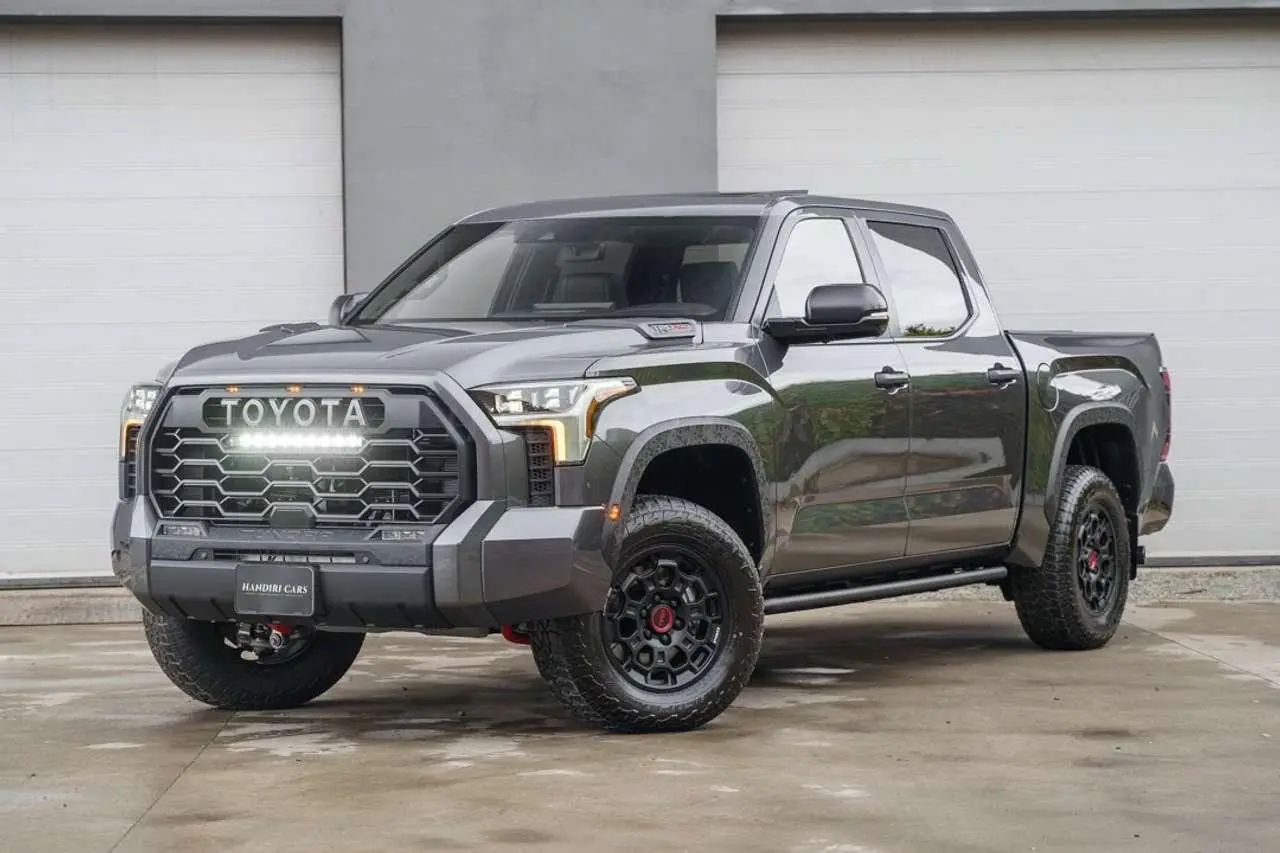 Photo 1 : Toyota Tundra 2024 Petrol