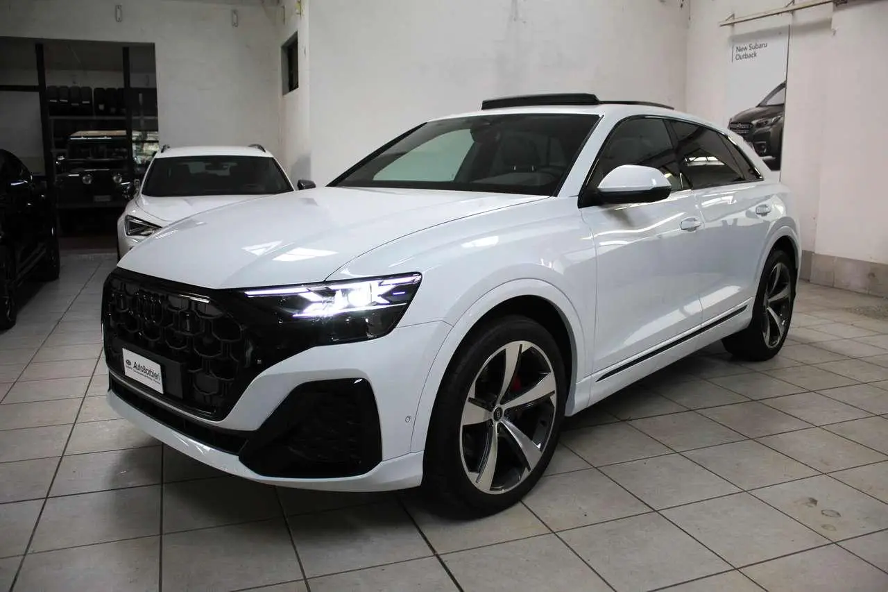 Photo 1 : Audi Q8 2024 Hybride