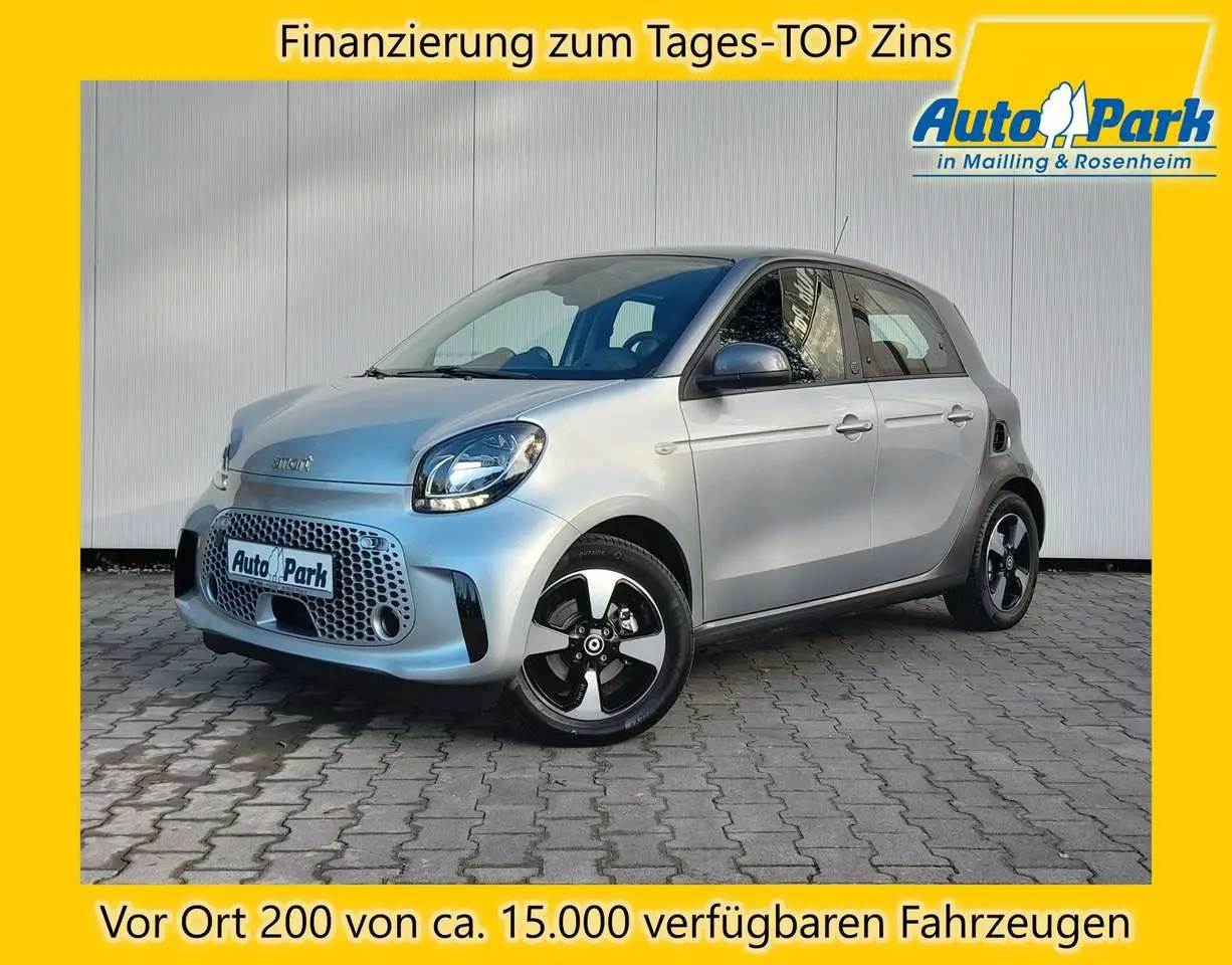 Photo 1 : Smart Forfour 2022 Électrique