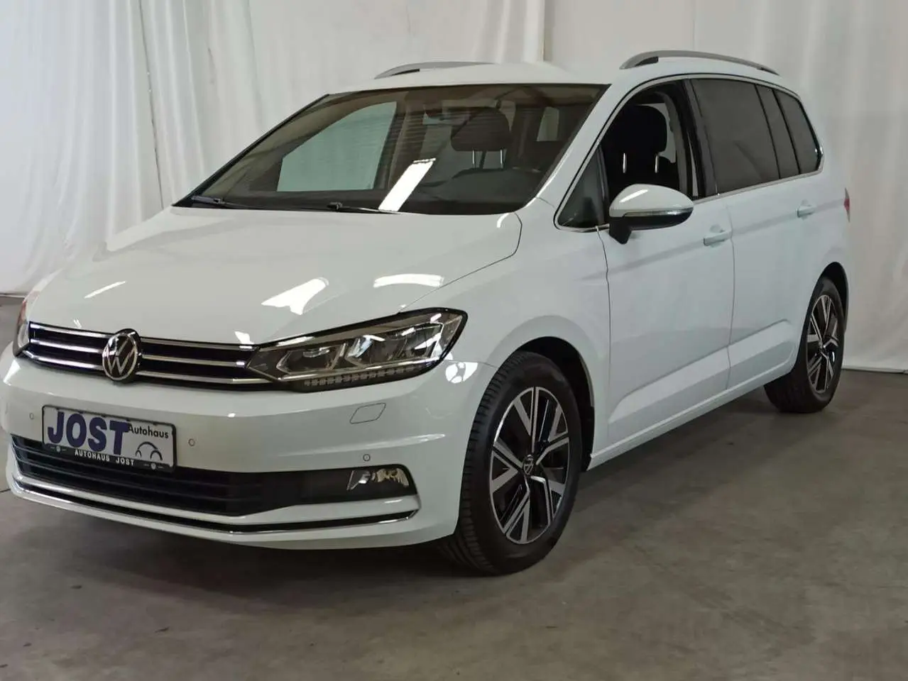 Photo 1 : Volkswagen Touran 2021 Petrol