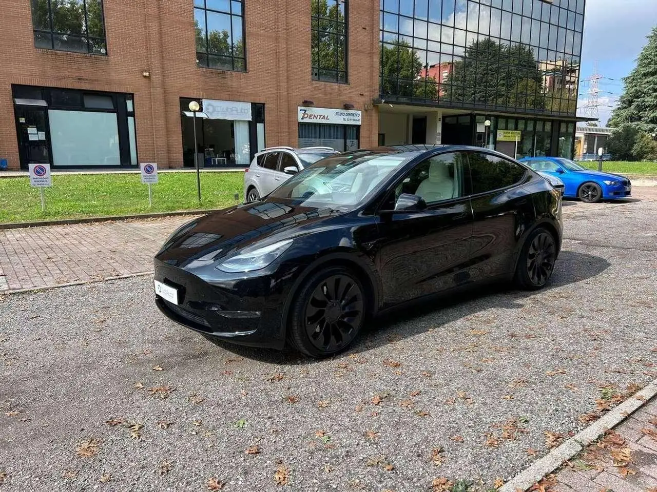 Photo 1 : Tesla Model Y 2022 Électrique