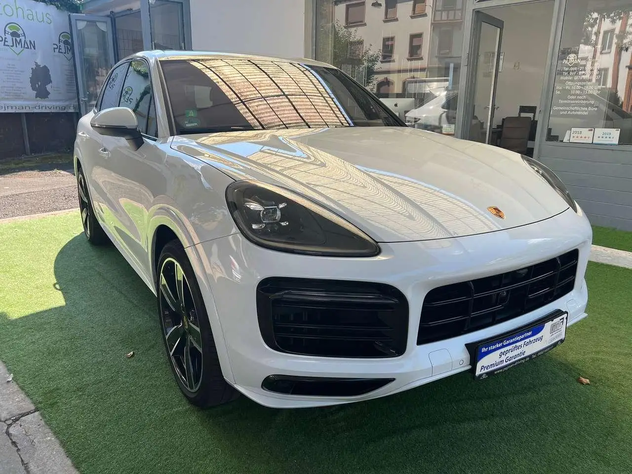 Photo 1 : Porsche Cayenne 2023 Petrol