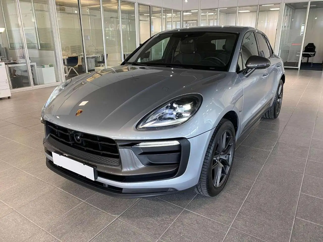 Photo 1 : Porsche Macan 2023 Essence