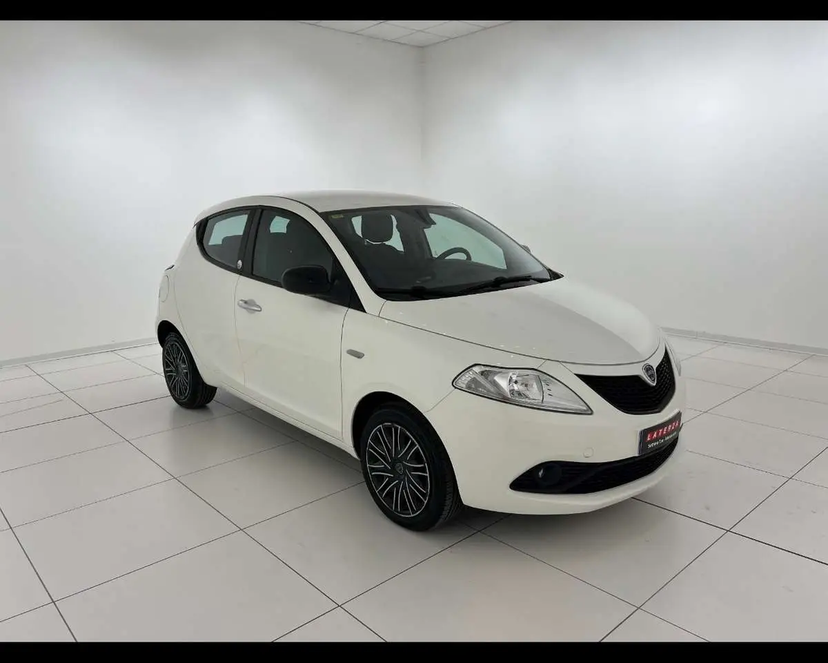 Photo 1 : Lancia Ypsilon 2018 GPL