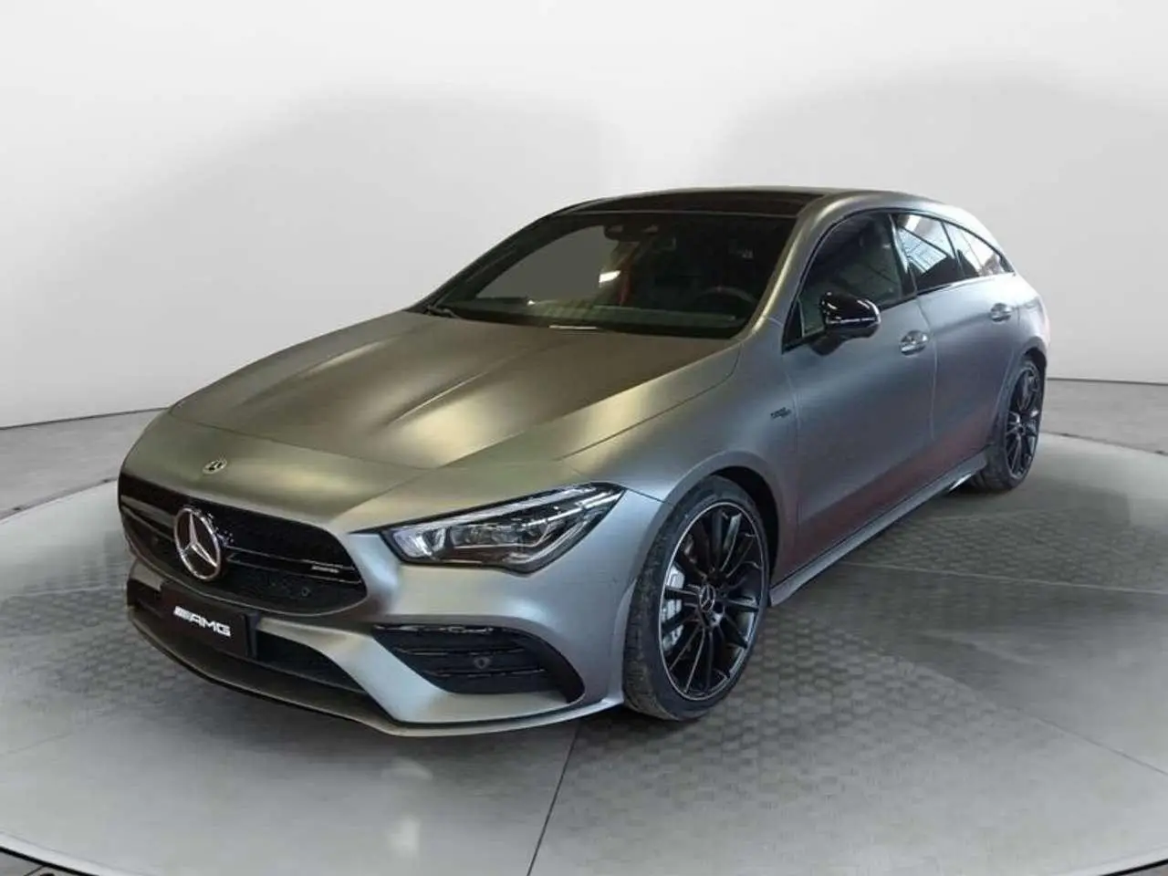 Photo 1 : Mercedes-benz Classe Cla 2024 Petrol