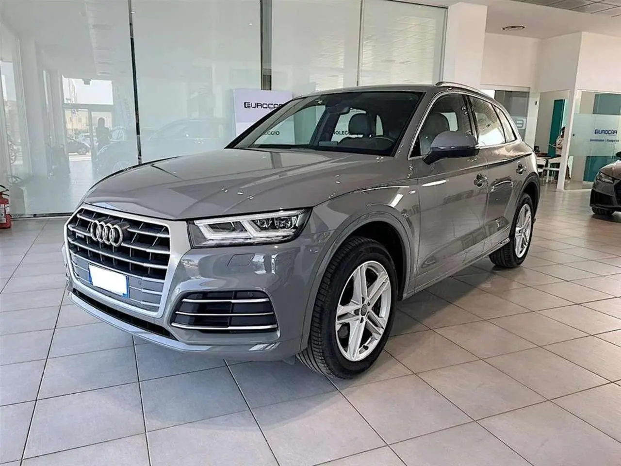 Photo 1 : Audi Q5 2020 Hybride