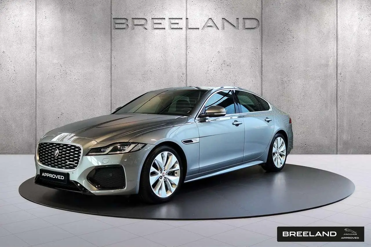 Photo 1 : Jaguar Xf 2023 Essence