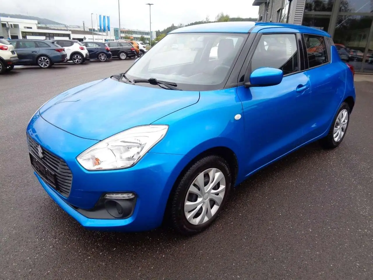 Photo 1 : Suzuki Swift 2017 Petrol