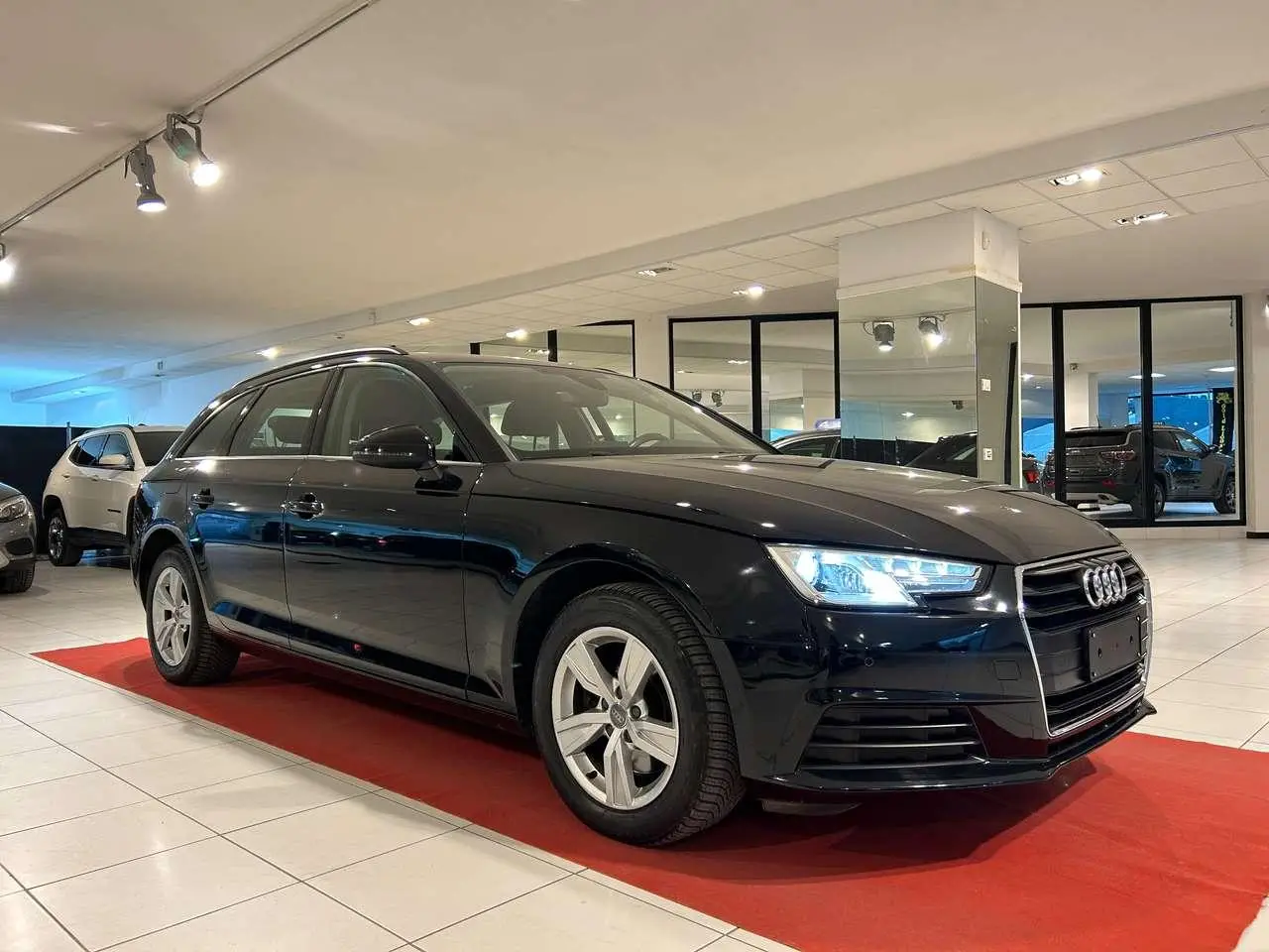 Photo 1 : Audi A4 2018 Diesel