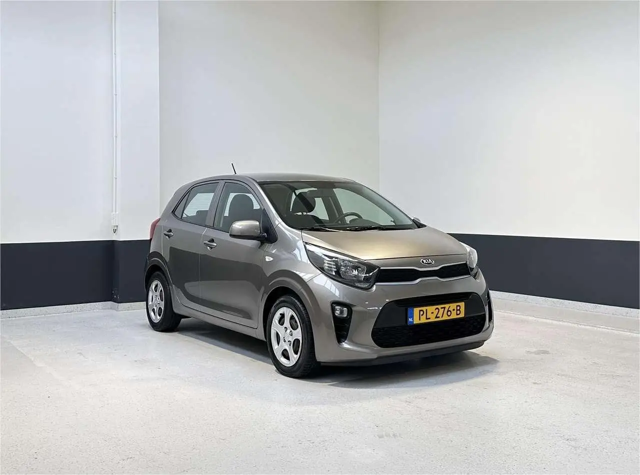 Photo 1 : Kia Picanto 2017 Petrol