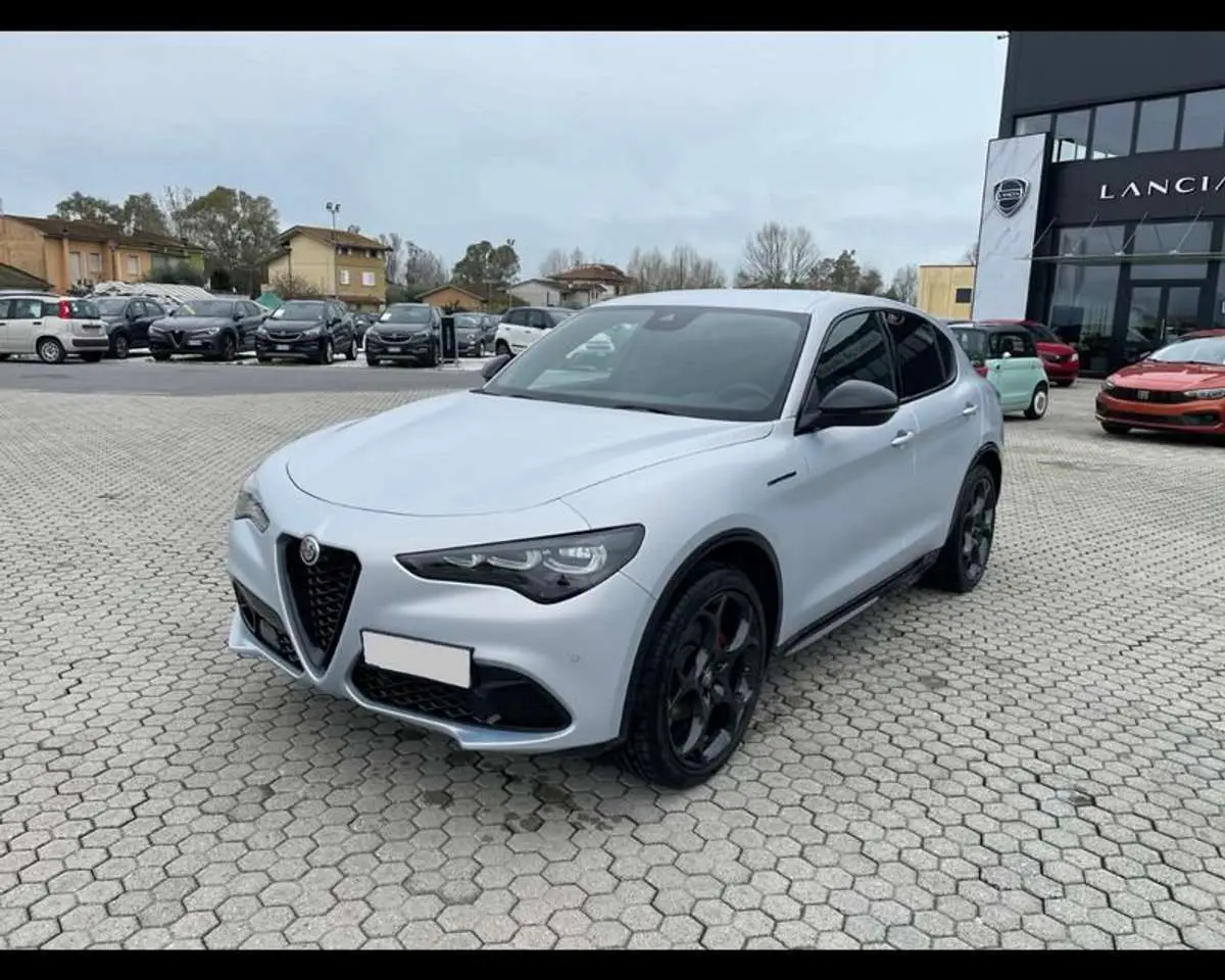 Photo 1 : Alfa Romeo Stelvio 2024 Diesel