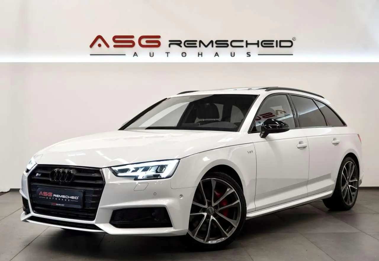 Photo 1 : Audi S4 2018 Essence