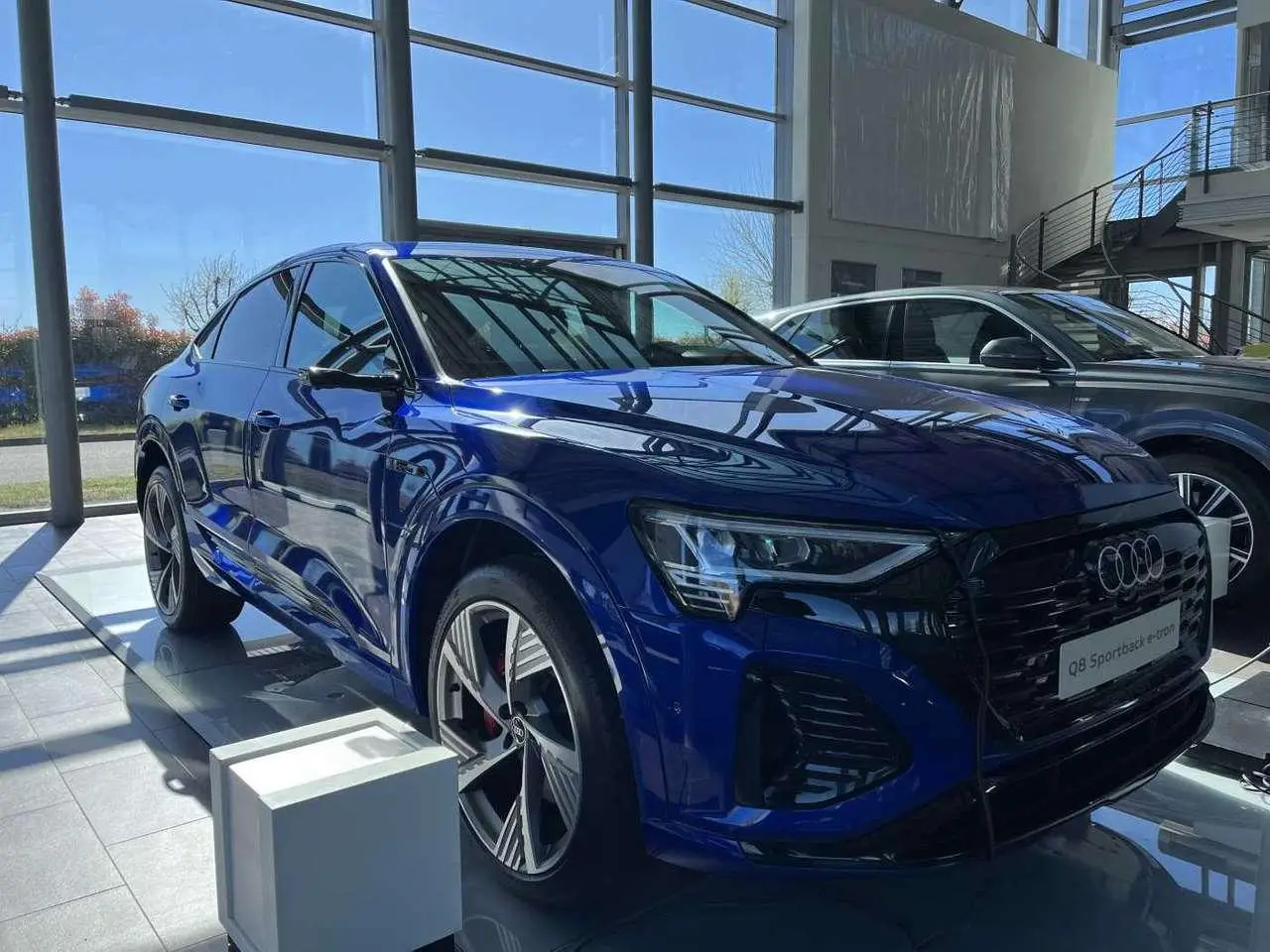 Photo 1 : Audi Q8 2024 Électrique