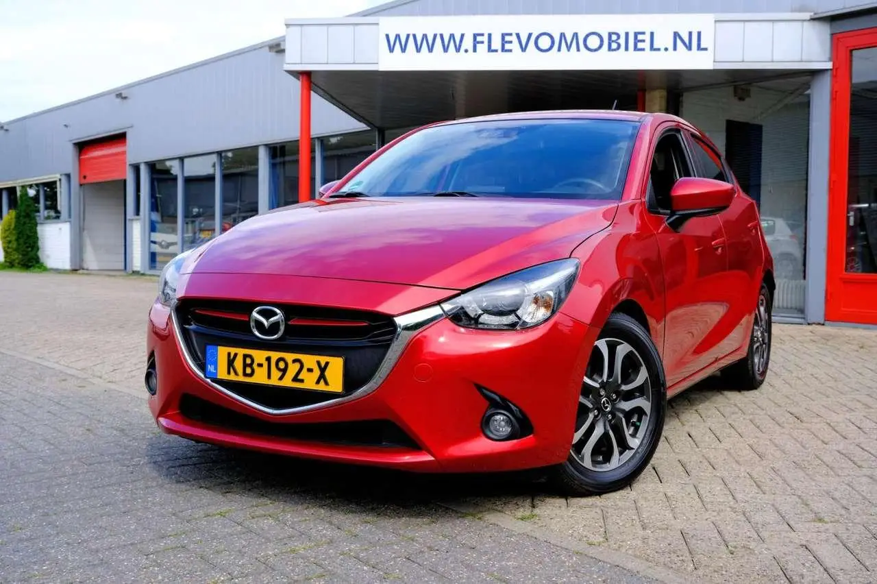 Photo 1 : Mazda 2 2016 Petrol