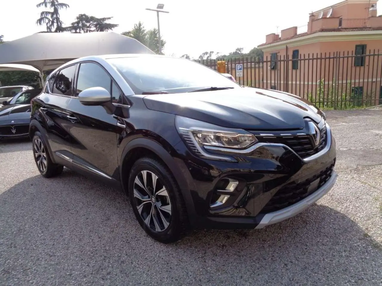 Photo 1 : Renault Captur 2023 Petrol