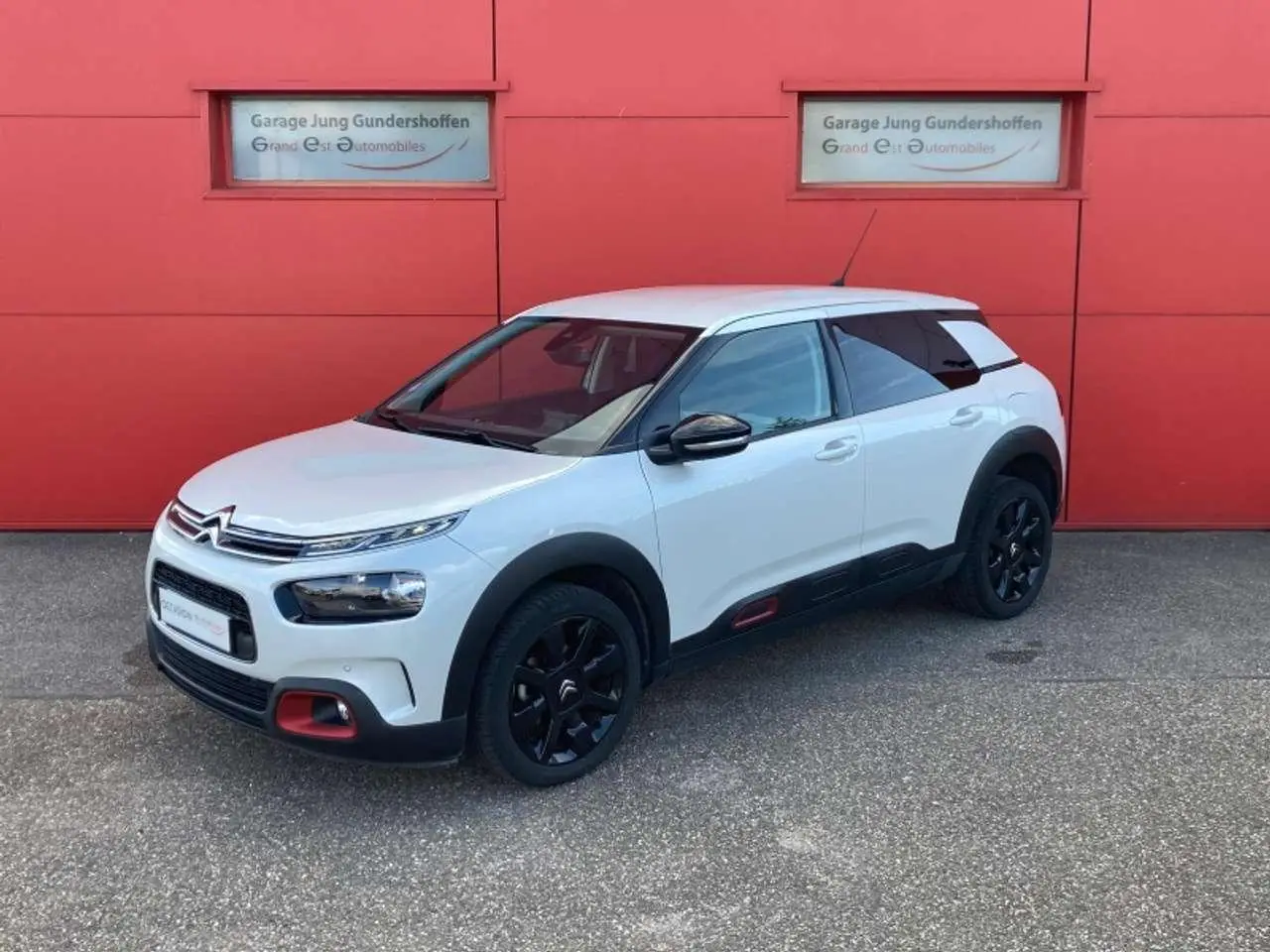 Photo 1 : Citroen C4 2019 Petrol