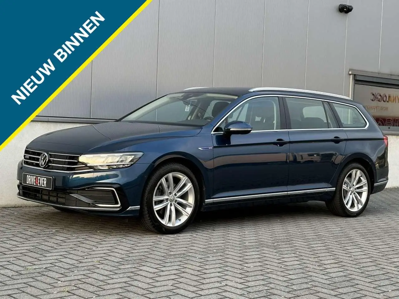 Photo 1 : Volkswagen Passat 2021 Hybrid