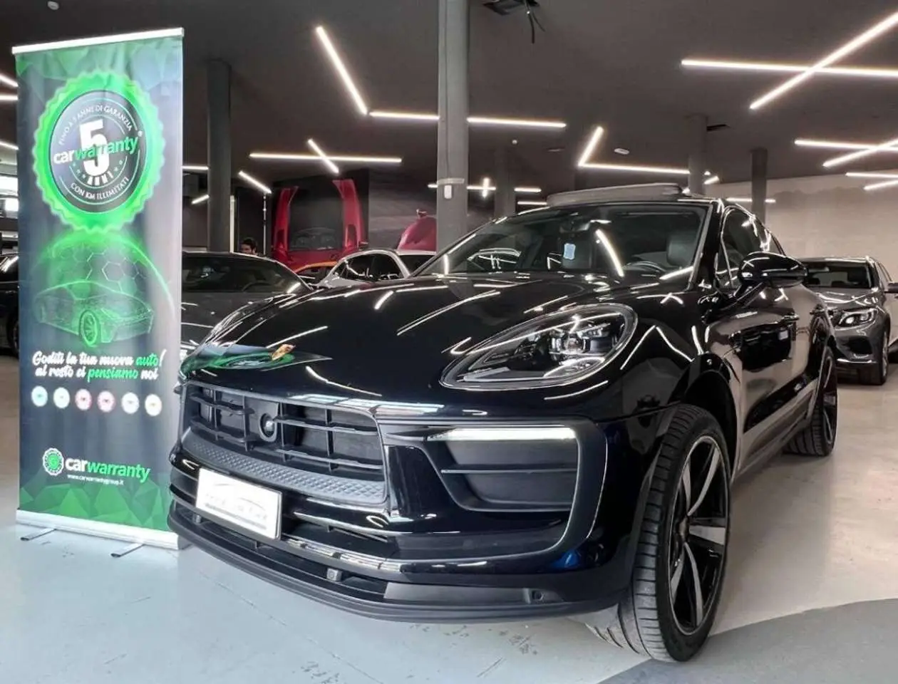 Photo 1 : Porsche Macan 2023 Petrol