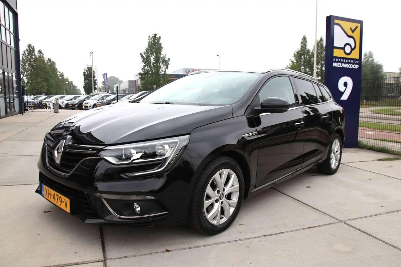 Photo 1 : Renault Megane 2019 Essence