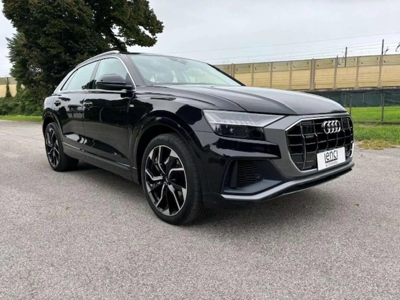 Photo 1 : Audi Q8 2019 Hybride