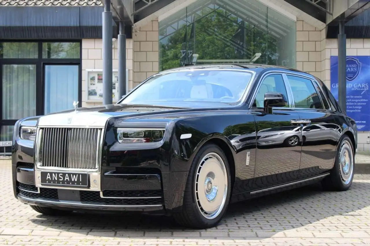 Photo 1 : Rolls-royce Phantom 2024 Petrol