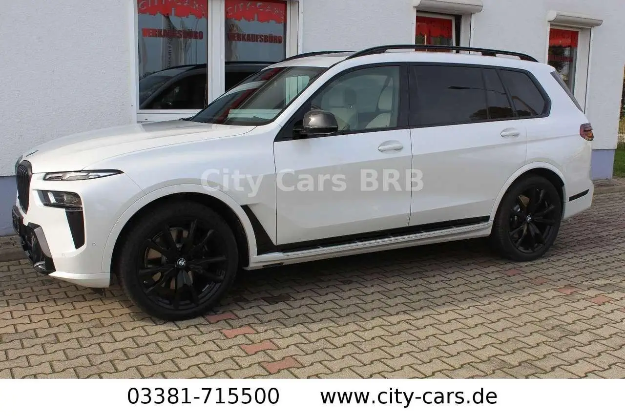 Photo 1 : Bmw X7 2023 Petrol